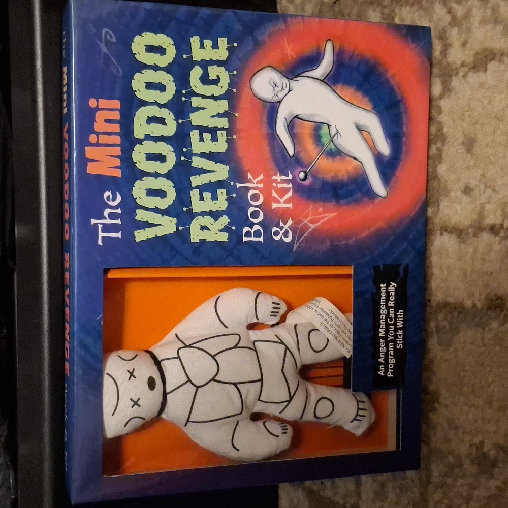 Mini voodoo revenge  book and kit